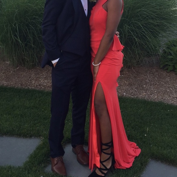 Coral Prom/ Event Dress - Picture 2 of 8